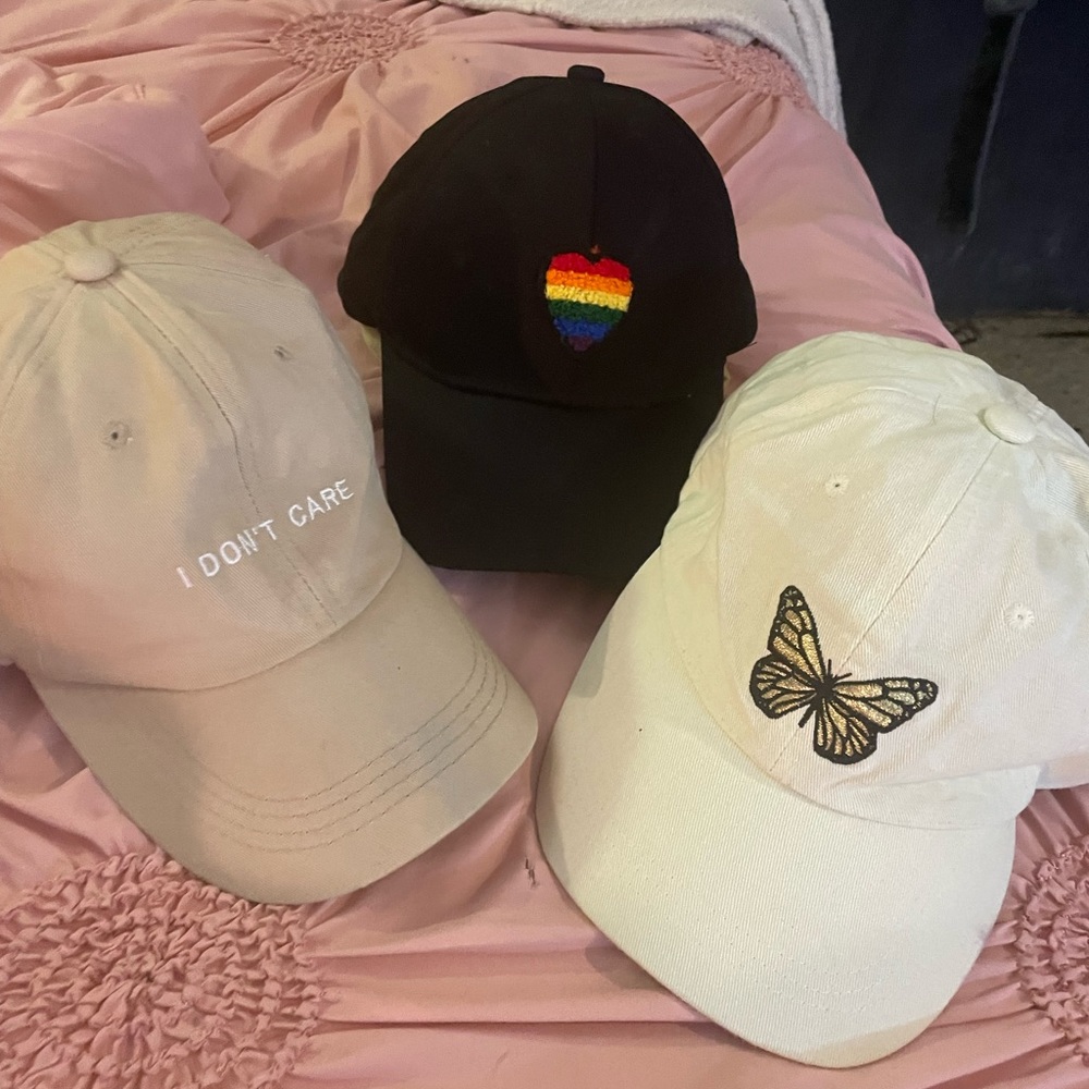 3 HATS.